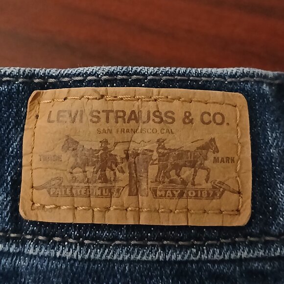 Levis Jeans Size 8 Boot Cut Mid Rise Studded Pockets Blue Denim Stretch - Picture 7 of 9